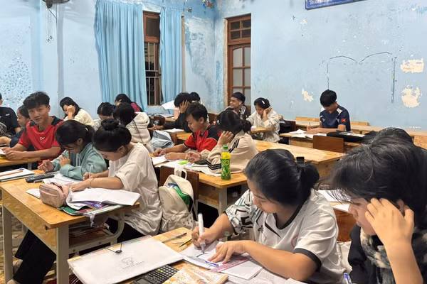 Giờ tự học của học sinh Trường Phổ thông dân tộc nội trú Nam Trà My (TP Đà Nẵng). Ảnh: NTCC