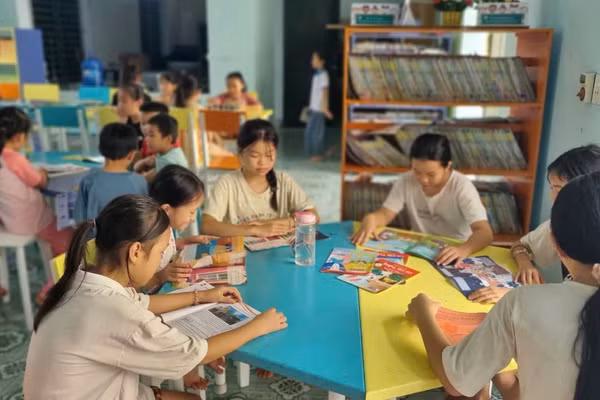 Thư viện Trường Tiểu học Phúc Trạch (xã Phúc Trạch, Hà Tĩnh) mở cửa “xuyên” hè đón học sinh.