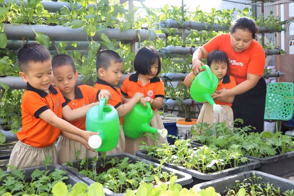 Trường Mầm non Hạnh Phúc, Cà Mau dạy trẻ kỹ năng sống. Ảnh: QM