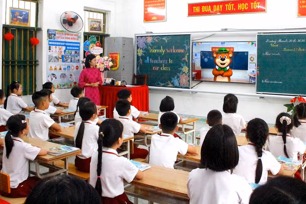 Ứng dụng công nghệ trí tuệ nhân tạo (AI) vào dạy học giúp học sinh hứng thú hơn.