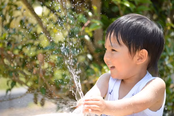 Trên thực tế, không phải mọi hành vi nghịch phá của trẻ đều mang ý nghĩa tiêu cực. Ảnh minh họa: ITN.