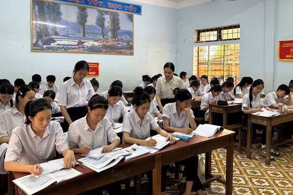 Với những đổi mới trong phương pháp dạy học, tiết học Lịch sử của cô Nguyễn Thị Diễm Chi trở nên hứng thú hơn.