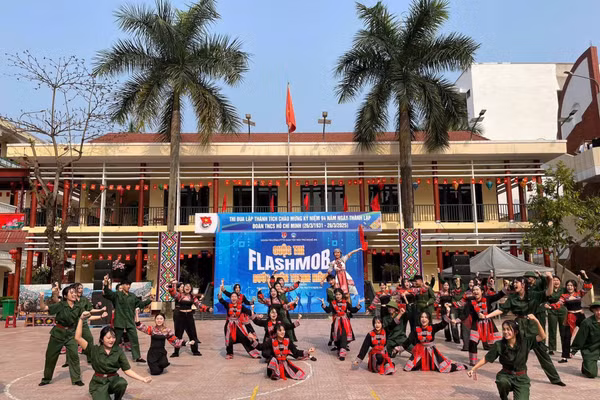 Trường Phổ thông DTNT tỉnh Nghệ An tổ chức hoạt động ngoại khóa cho học sinh. Ảnh: NTCC