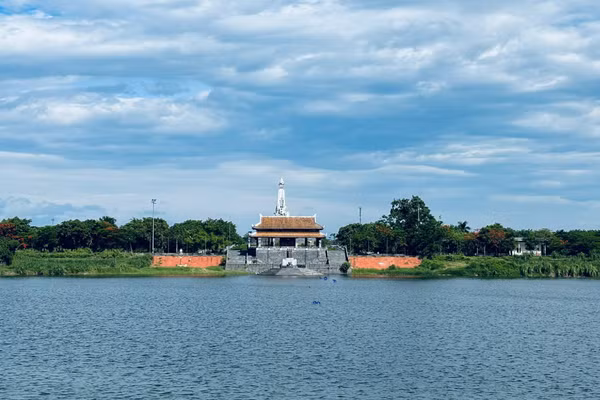 Dòng sông Thạch Hãn.