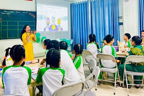Một tiết dạy tham gia hội thi ‘‘Tỏa sáng nghề giáo trong kỷ nguyên số’’ của Trường Tiểu học Hoa Lư. Ảnh: NTCC