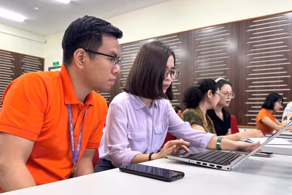 Học bạ điện tử giúp nâng cao hiệu quả quản lý và chuyển đổi số trong nhà trường. Ảnh minh họa: INT