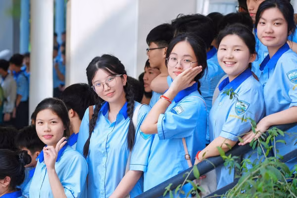Học sinh trải nghiệm môi trường học tập tại Trường Đại học Kinh tế - Luật (Đại học Quốc gia TPHCM). Ảnh: UEL