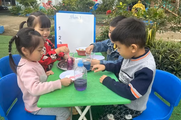 Trẻ em học tại Trường Mầm non Vinh Tiền (xã Long Cốc, Phú Thọ). Ảnh: NVCC