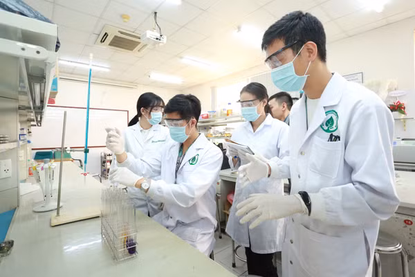 Sinh viên Trường Đại học Quốc tế (Đại học Quốc gia TPHCM). Ảnh: NTCC