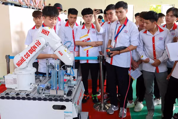 Sinh viên Trường Cao đẳng Công nghệ cao Hà Nội. Ảnh: NTCC