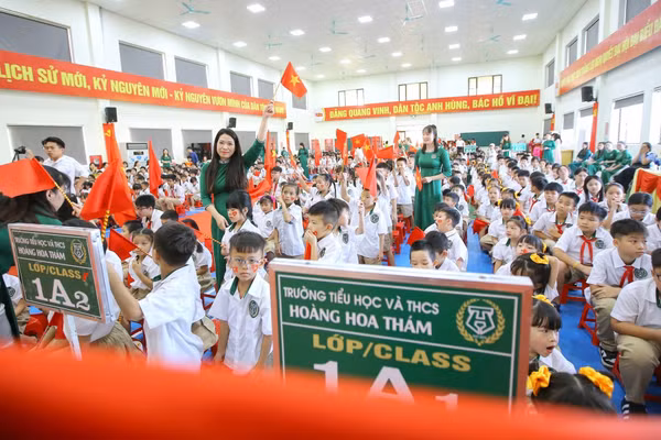 Học sinh Trường Tiểu học và THCS Hoàng Hoa Thám (Bắc Ninh).