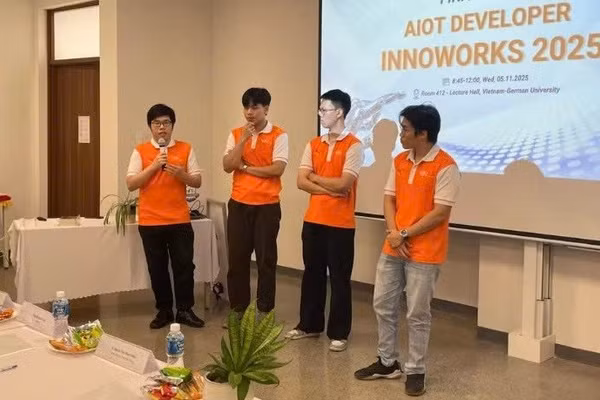Sinh viên Trường Đại học Việt Đức tại cuộc thi đổi mới sáng tạo. Ảnh: NTCC