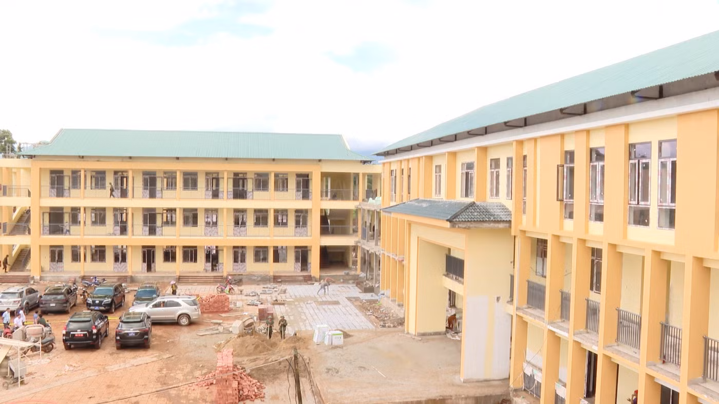 Diện mạo Công trình Trường Phổ thông nội trú Tiểu học và THCS Hướng Phùng trước ngày khai giảng.