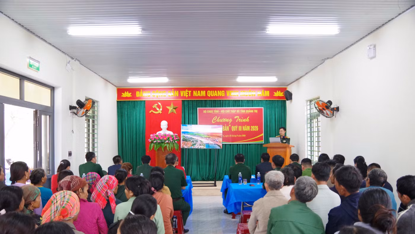 Chương trình “Thời sự về bản” cung cấp thông tin cho người dân vùng biên về các chủ trương, chính sách mới. Ảnh: Ngọc Thanh