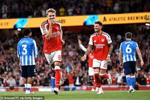 Vòng 1 Ngoại hạng Anh: Man Utd thua sốc tân binh, Arsenal ‘ra oai’