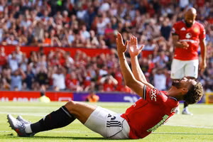 Chùm ảnh: Man Utd gục ngã trước Arsenal ngày khai màn Ngoại hạng Anh 