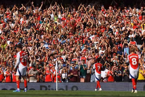 Chùm ảnh: Arsenal thắng ngày khai màn, ‘mơ’ phế truất Man City 