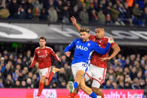 Nottingham Forest vuột chiến thắng ở Ngoại hạng Anh 