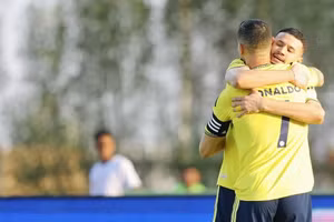 Ronaldo nhường giải Cầu thủ hay nhất cho đồng đội