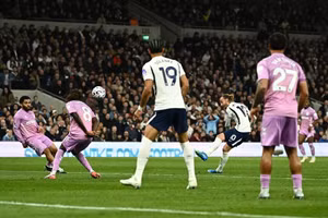 Tottenham thắng trận đầu tiên nhờ màn tái xuất sau 536 ngày