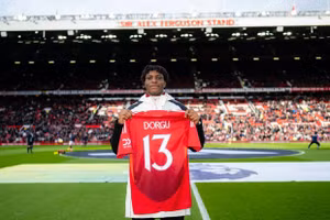 Tân binh Man United nhận lương ‘bèo bọt’ khó tin 