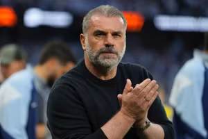 Vừa bị Tottenham sa thải, HLV Postecoglou sắp nhận lương khủng ở nơi mới