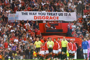 Chùm ảnh: Những khoảnh khắc kịch tính trận derby Manchester 