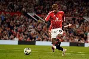 Man Utd vùi dập đội bóng hạng dưới ở Carabao Cup 