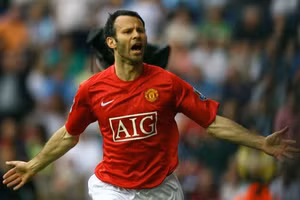 Huyền thoại Man Utd đóng cửa nhà hàng do nợ nần