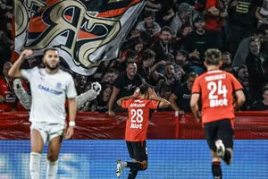 Bất ngờ đội dẫn đầu Ligue 1