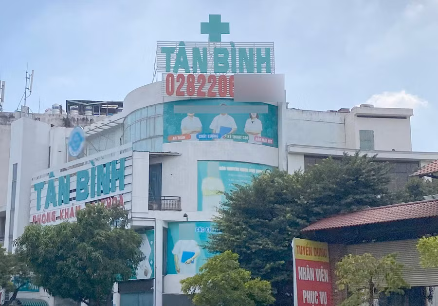 Vi phạm hàng loạt lỗi, Phòng khám đa khoa Tân Bình bị xử phạt 191 triệu đồng, tước giấy phép hoạt động 4 tháng. 