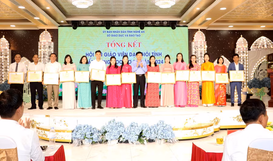 thi-giao-vien-gioi-tinh-3.jpg