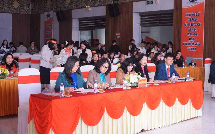 thi-binh-dang-gioi-3.jpg