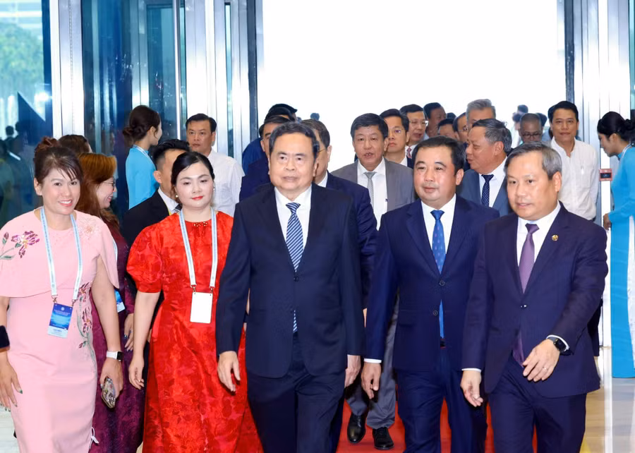 Ủy viên Bộ Chính trị, Chủ tịch Quốc hội Trần Thanh Mẫn dự hội nghị. (Ảnh: HNM)