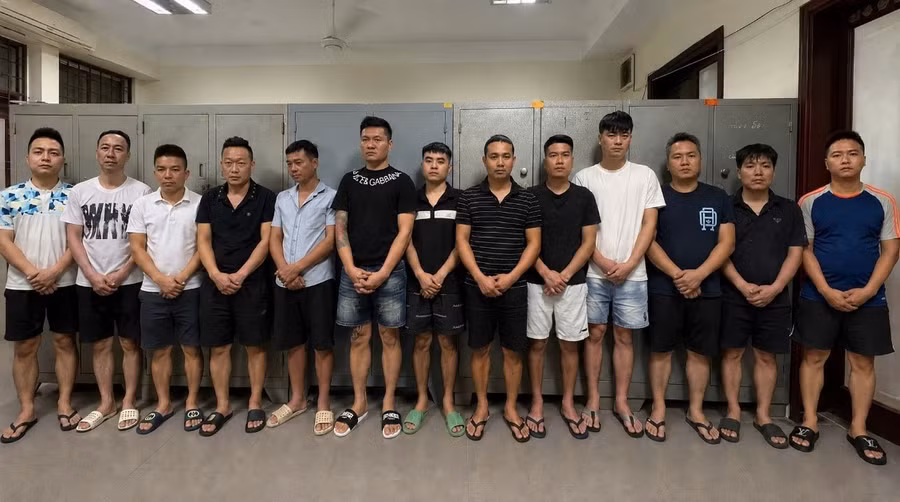 Các đối tượng bị bắt giữ tại cơ quan công an.