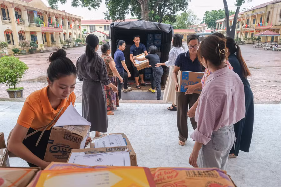 z7114901691281-231b35e93552bc1b44ce39f5fc406d8b.jpg