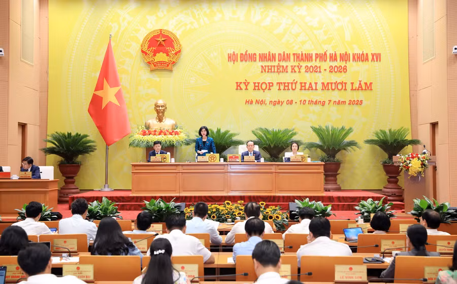 Thường trực HĐND TP Hà Nội điều hành kỳ họp. 