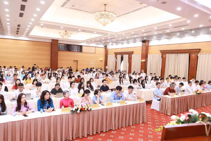 Quang cảnh buổi lễ trao giải.