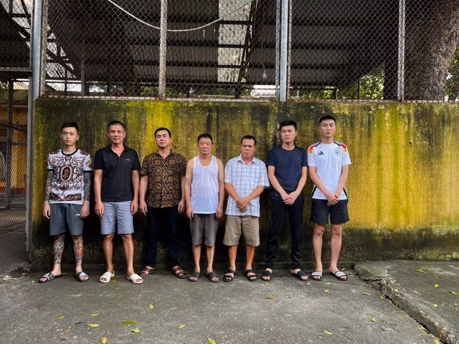 Các đối tượng (từ trái qua phải): Nguyễn Minh Hiếu, Hoàng Văn Đông, Chu Quí Nghĩa, Đào Văn Là, Chu Thúc Vị, Nguyễn Tuấn Anh và Đỗ Quang Tuấn.