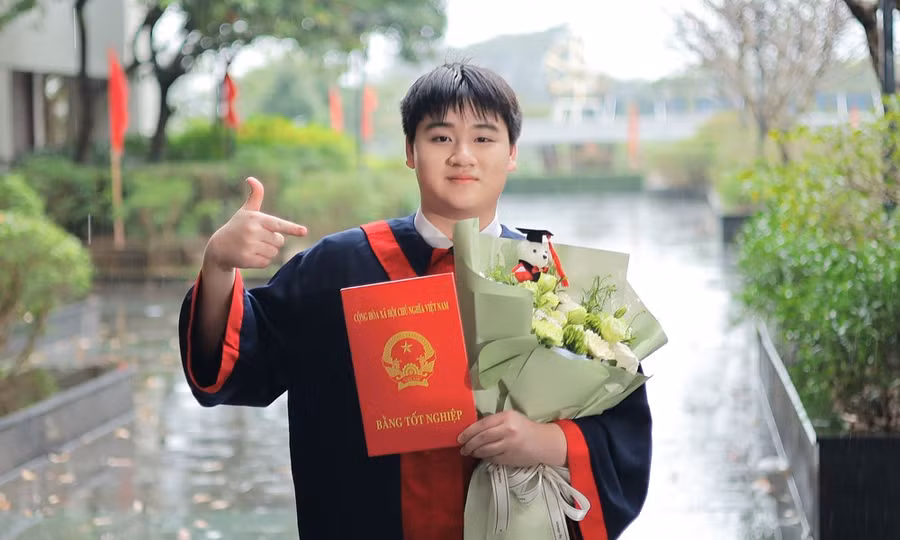 Em Tạ Ngọc Minh, lớp 12, Trường THPT Chuyên Bắc Ninh.