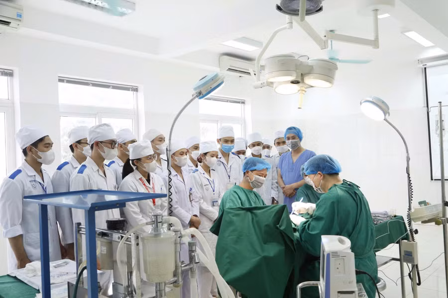Chăm sóc sức khỏe sinh sản cho bộ đội và nhân dân (ảnh minh họa).