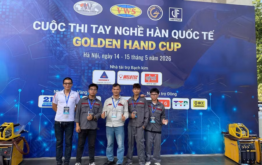 Đội tuyển Trường Cao đẳng Công nghệ cao Hà Nội tại cuộc thi.