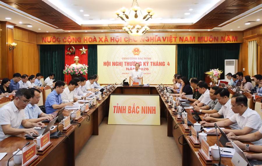 Ông Phạm Hoàng Sơn - Chủ tịch UBND tỉnh Bắc Ninh chủ trì hội nghị. 
