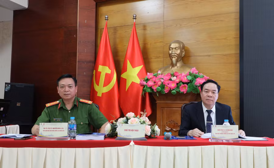 NGƯT PGS.TS Vũ Đình Ngọ và Đại tá PGS.TS Nguyễn Đăng Sáu chủ trì hội thảo