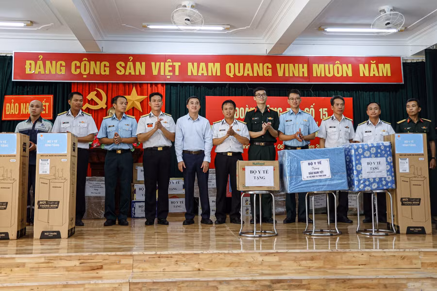 nam-yet-4.jpg