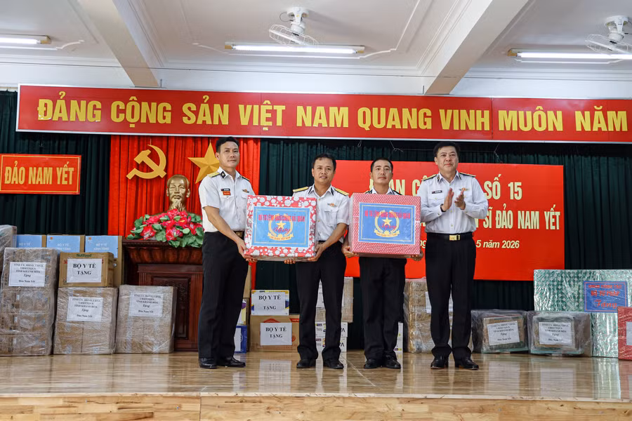 nam-yet-2.jpg
