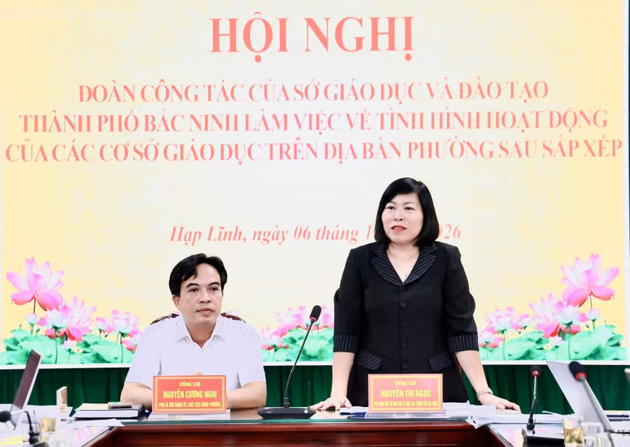 Bà Nguyễn Thị Ngọc, Phó Giám đốc Sở GD&ĐT thành phố Bắc Ninh phát biểu tại hội nghị.