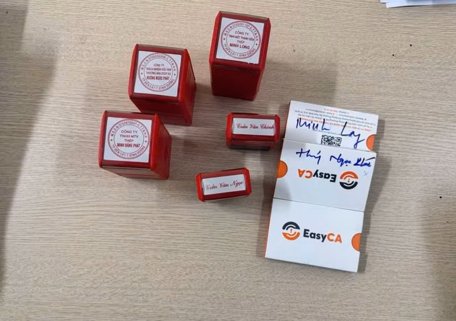 Con dấu, Token của các công ty "ma” do bị can điều hành hoạt động.