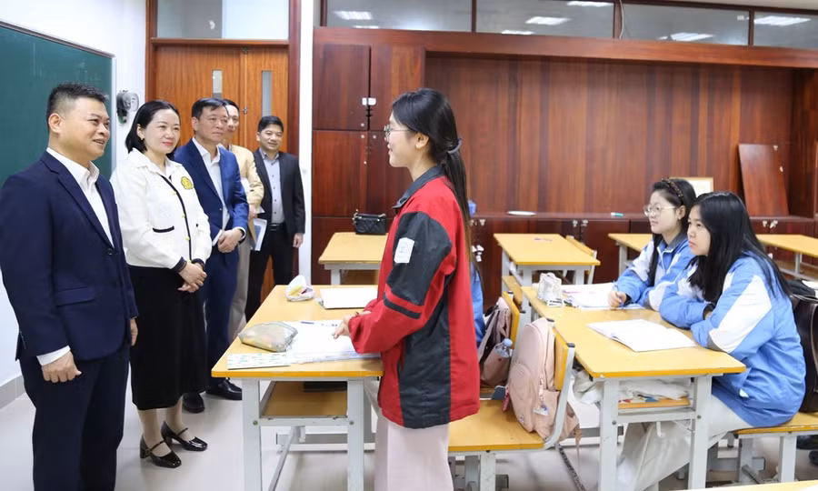Lãnh đạo Sở GD&ĐT Bắc Ninh động viên học sinh tham dự kỳ thi chọn HSG quốc gia (Ảnh TL).