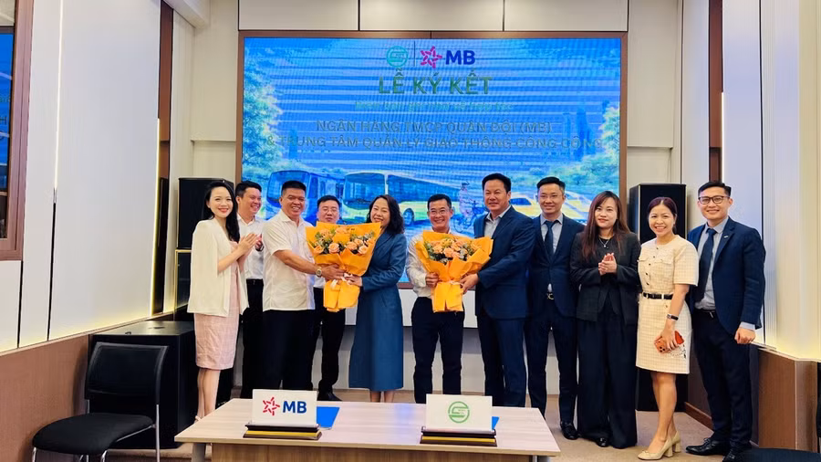 Đại diện đơn vị tại lễ ký kết.